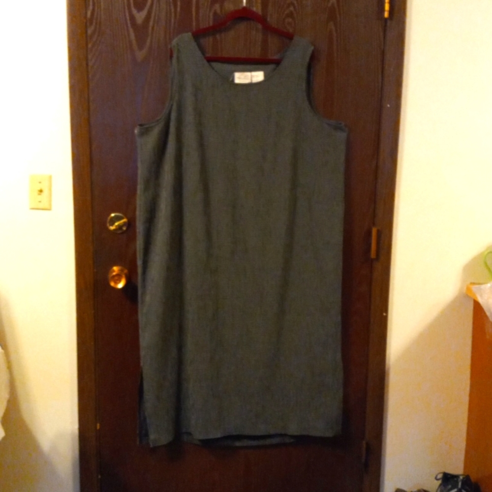 Vintage Kathy Lee Woman checked dark gray shift dress. Maxi length. 24W